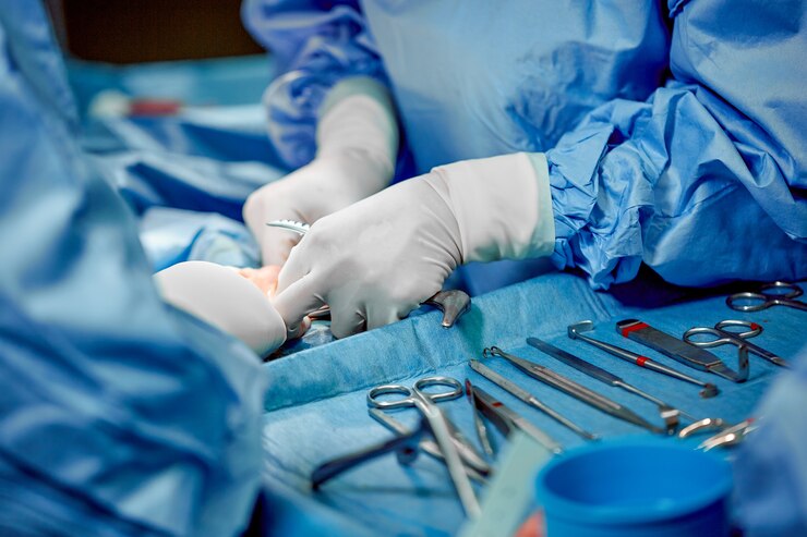 surgeons using metzenbaum scissors